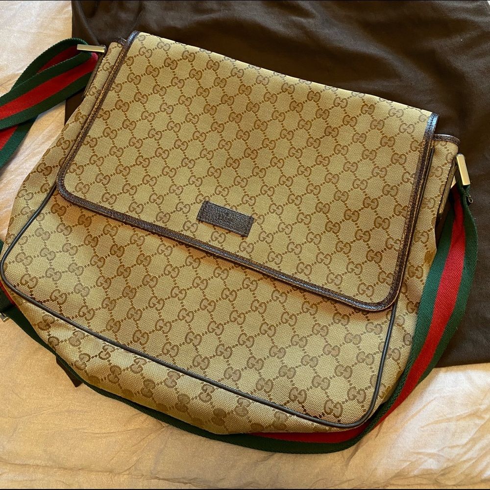 Gucci messenger bag